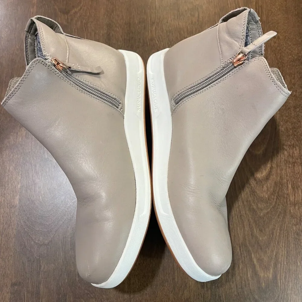 KURU Cloud‎ Tempo Leather Ankle Bootie Women's Size 9.5  Water Resistant Taupe